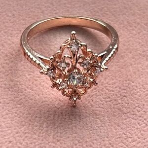 GOLD RING WITH WHITE STONES (SIZE 7)